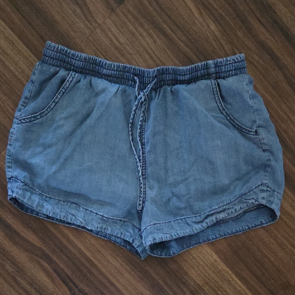 Universal Threads Denim Shorts with Elastic Waistband Size M